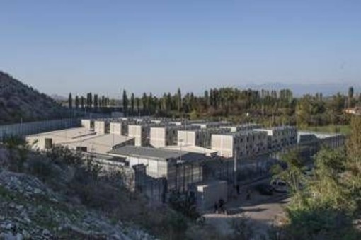 Migranti in Albania, visita Garanti a Cpr Gjader: "Solo 27 persone, potrebbero stare in Italia"