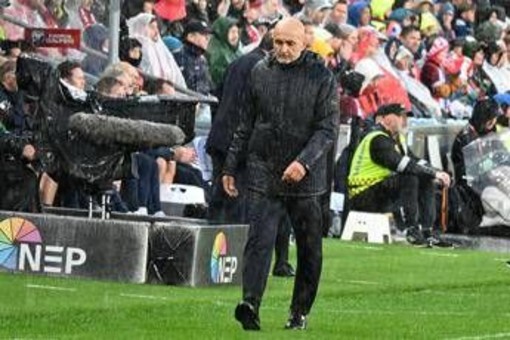 Spalletti, addio alla Nazionale. Il ct esonerato: "Non volevo mollare" Spalletti, addio alla Nazionale. Il ct esonerato: "Non volevo mollare"