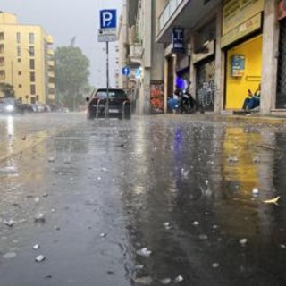 Tregua dal caldo record, inizia il maltempo estremo con temporali e grandine: previsioni meteo Tregua dal caldo record, inizia il maltempo estremo con temporali e grandine: previsioni meteo