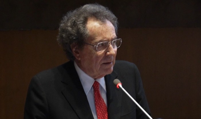 Intesa Sanpaolo, nel Piano di Impresa 30% nuovo credito per ambiente e sociale Intesa Sanpaolo, nel Piano di Impresa 30% nuovo credito per ambiente e sociale
