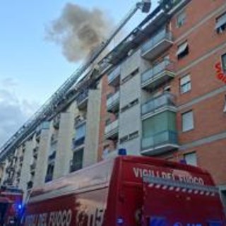 Milano, incendio in appartamento: due morti e diversi intossicati Milano, incendio in appartamento: due morti e diversi intossicati