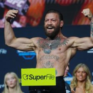 McGregor vs Holloway, oggi nell'UFC 329: orario e dove vederlo in tv McGregor vs Holloway, oggi nell'UFC 329: orario e dove vederlo in tv