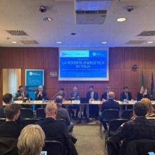 Energia: Oipe, nel 2024 2,4 milioni di famiglie in povertà energetica Energia: Oipe, nel 2024 2,4 milioni di famiglie in povertà energetica