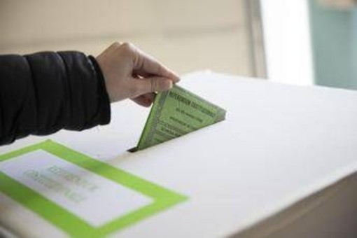 Referendum, in tv volano gli speciali sul voto e Mentana fa il botto Referendum, in tv volano gli speciali sul voto e Mentana fa il botto