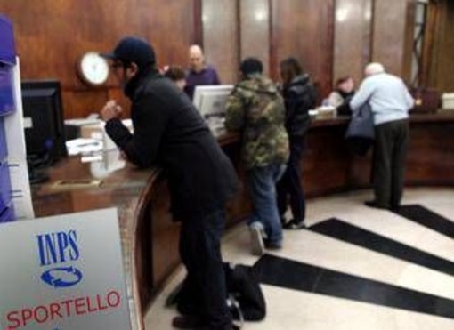Rivalutazione pensioni nel 2027, come funziona l'aumento degli assegni Rivalutazione pensioni nel 2027, come funziona l'aumento degli assegni