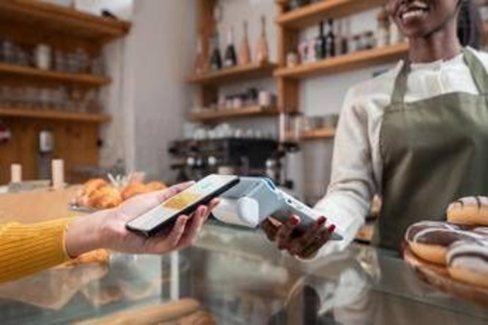 Carte elettroniche, aumenta uso in vacanza: 10 consigli su come non cadere in trappola Carte elettroniche, aumenta uso in vacanza: 10 consigli su come non cadere in trappola