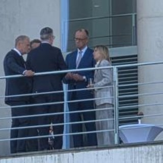 Nato, Meloni a Berlino per il vertice E5: summit con Merz, Starmer, Macron e Tusk