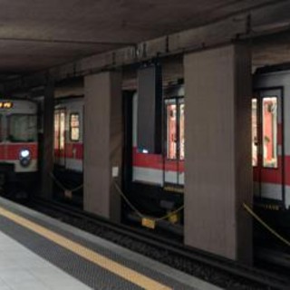 Ragazza sfregiata con il coltello in metro a Milano, Saidi resta in carcere Ragazza sfregiata con il coltello in metro a Milano, Saidi resta in carcere