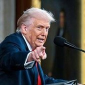 Iran, Trump: "La guerra finirà presto, avanti fino alla vittoria totale" Iran, Trump: "La guerra finirà presto, avanti fino alla vittoria totale"