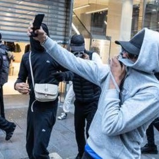 Guerriglia a Milano, chi sono i ragazzi della generazione Selfie: TikTok, rabbia e voglia di apparire