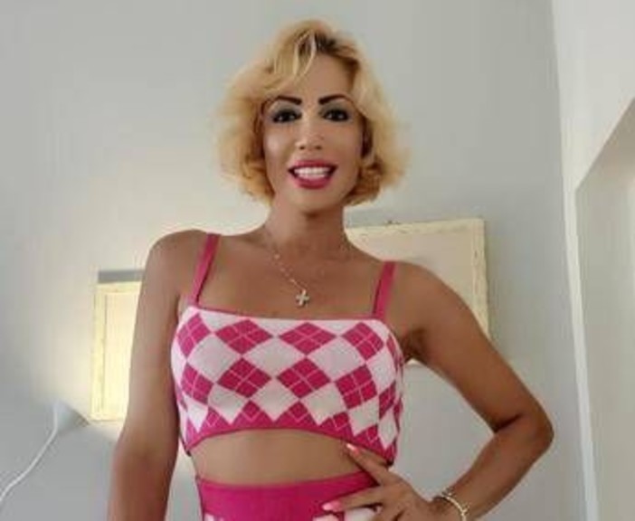 Milano-Cortina, Efe Bal difende Boldi: "Escluso da tedoforo? Che ipocrisia" Milano-Cortina, Efe Bal difende Boldi: "Escluso da tedoforo? Che ipocrisia"