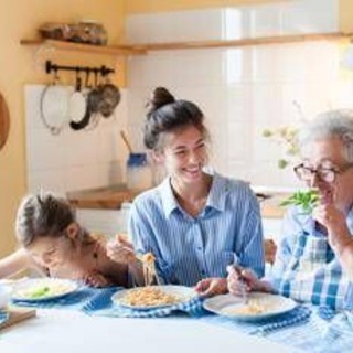 Italiani e longevità, "due italiani su tre sanno cosa fare, ma non si applicano"