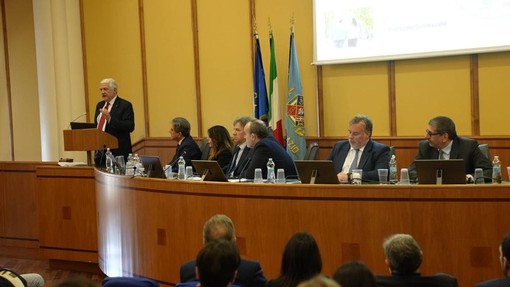 Obesità severa e fragilità sociale: nel Lazio parte percorso ASL multidisciplinare Obesità severa e fragilità sociale: nel Lazio parte percorso ASL multidisciplinare