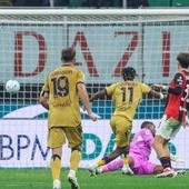 Mbangula come Batistuta, storica tripletta a San Siro contro il Milan dell'ex Juve Mbangula come Batistuta, storica tripletta a San Siro contro il Milan dell'ex Juve