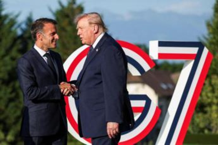 G7, dossier Iran domina il summit. Trump vede Macron: "Venerdì riapre Hormuz"