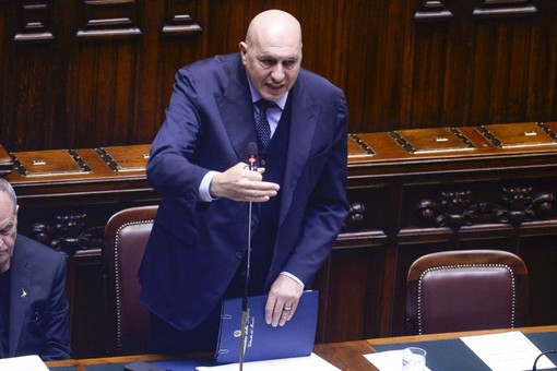 Iran, Crosetto “A Hormuz con l’Onu, ma il Parlamento dica sì anche senza suo ok”