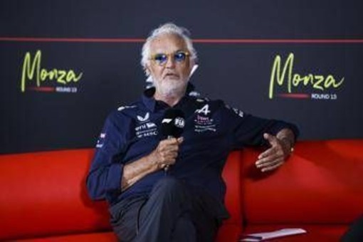Briatore all'attacco dopo caso Gp Monaco: "Giudice non indipendente". McLaren replica: "Parole offensive" Briatore all'attacco dopo caso Gp Monaco: "Giudice non indipendente". McLaren replica: "Parole offensive"