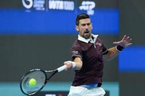 Djokovic batte Bu in rimonta a Pechino: il serbo avanza ai quarti di finale Djokovic batte Bu in rimonta a Pechino: il serbo avanza ai quarti di finale