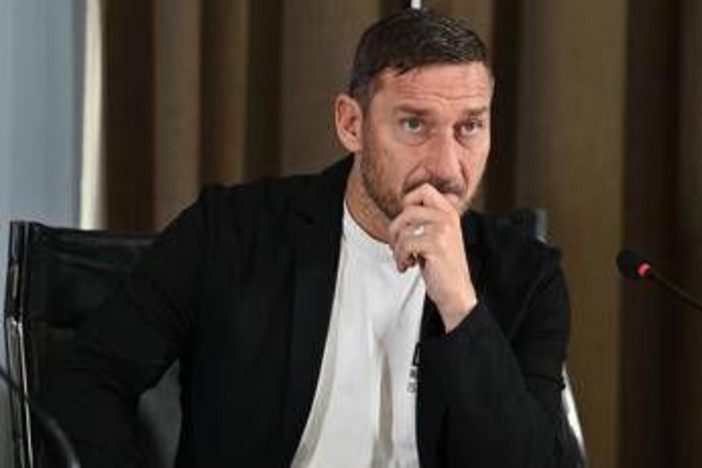 Totti alla Roma, le condizioni per il rientro in società (senza gli errori già commessi in passato) Totti alla Roma, le condizioni per il rientro in società (senza gli errori già commessi in passato)
