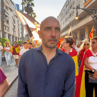 Il leghista Morelli 'reporter' da Ceuta: "Abitanti per ora protetti dagli agenti, ma temono per quando resteranno soli..." Il leghista Morelli 'reporter' da Ceuta: "Abitanti per ora protetti dagli agenti, ma temono per quando resteranno soli..."