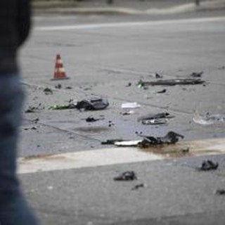 Incidente sul ponte Crepax, ambulanza supera bus e urta moto: 30enne muore nella notte
