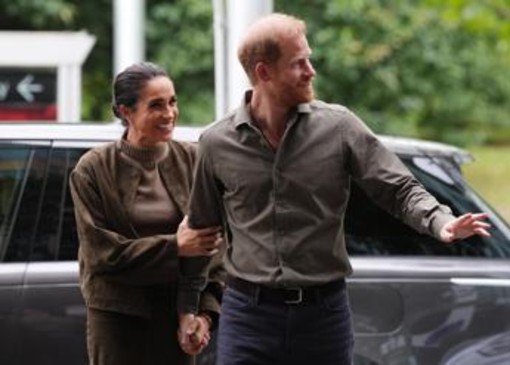 Meghan e Harry, la visita alla tomba di Lady Diana con i figli Lilibet e Archie