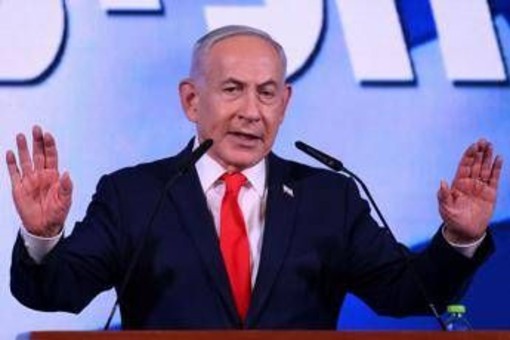 Elezioni in Israele, Netanyahu in testa ma senza maggioranza. Lapid: "Abbiamo vinto noi, serve pazienza per il governo" Elezioni in Israele, Netanyahu in testa ma senza maggioranza. Lapid: "Abbiamo vinto noi, serve pazienza per il governo"
