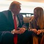 G7, Trump: "Meloni mi ha implorato di fare foto con lei, mi ha fatto pena" G7, Trump: "Meloni mi ha implorato di fare foto con lei, mi ha fatto pena"
