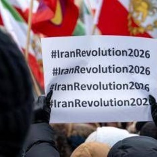 Iran, pugno di ferro contro i manifestanti: "Nessuna clemenza" Iran, pugno di ferro contro i manifestanti: "Nessuna clemenza"