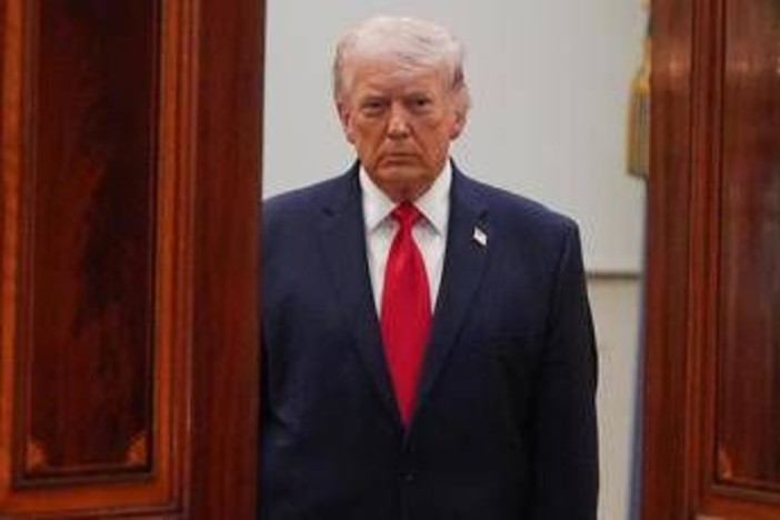 Trump e il checkup, il presidente cancella i dubbi: "E' tutto perfetto" Trump e il checkup, il presidente cancella i dubbi: "E' tutto perfetto"