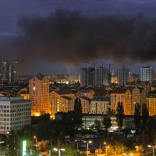 Ucraina, nuovi russi nella notte su Kiev. Attaccata con droni raffineria di petrolio in Russia Ucraina, nuovi russi nella notte su Kiev. Attaccata con droni raffineria di petrolio in Russia