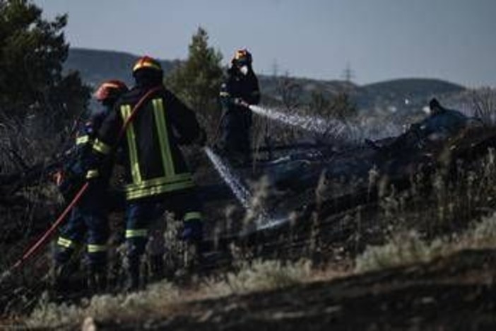 Grecia, maxi incendio a Chio: evacuati 19 insediamenti Grecia, maxi incendio a Chio: evacuati 19 insediamenti