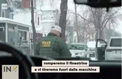 "Spacchiamo il vetro", agenti Ice minacciano i giornalisti di In mezz'ora "Spacchiamo il vetro", agenti Ice minacciano i giornalisti di In mezz'ora
