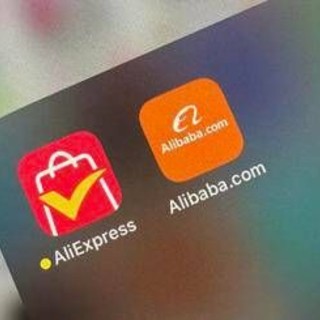 Natale, da ricerca del regalo perfetto a momenti in famiglia, ecco come lo celebrano gli italiani Natale, da ricerca del regalo perfetto a momenti in famiglia, ecco come lo celebrano gli italiani