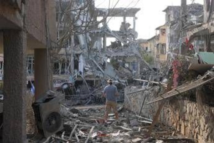 Israele, raffica di missili dall'Iran. Idf attacca obiettivi militari a Teheran Israele, raffica di missili dall'Iran. Idf attacca obiettivi militari a Teheran