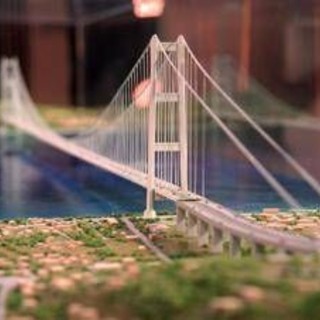 Decreto Commissari è legge: Mit accelera su Ponte Stretto, Mose e diga Genova