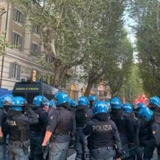 Cronista Adnkronos minacciata durante corteo pro Pal a Roma: la solidarietà della politica
