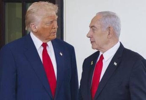 Iran-Israele, Trump ferma gli attacchi di Netanyahu: "Stop o resti solo contro Teheran" Iran-Israele, Trump ferma gli attacchi di Netanyahu: "Stop o resti solo contro Teheran"