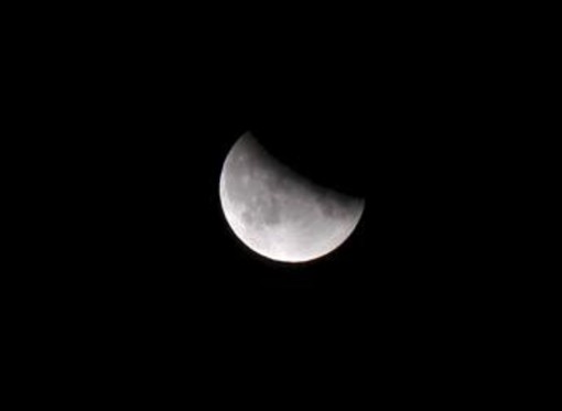 Eclissi di Luna, dalle ipotesi transilvaniche alle micro‑maree: i fake degli effetti sul corpo Eclissi di Luna, dalle ipotesi transilvaniche alle micro‑maree: i fake degli effetti sul corpo