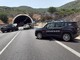 Scontro con due auto in fiamme nel Cagliaritano, un morto e nove feriti Scontro con due auto in fiamme nel Cagliaritano, un morto e nove feriti