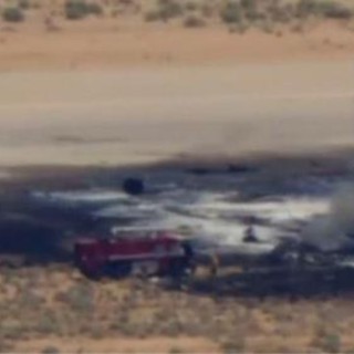 Usa, bombardiere B-52 si schianta dopo il decollo in California Usa, bombardiere B-52 si schianta dopo il decollo in California