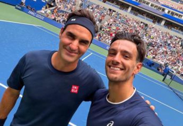Musetti, allenamento show con Federer a New York: "Onorato di aver condiviso il campo con il re"