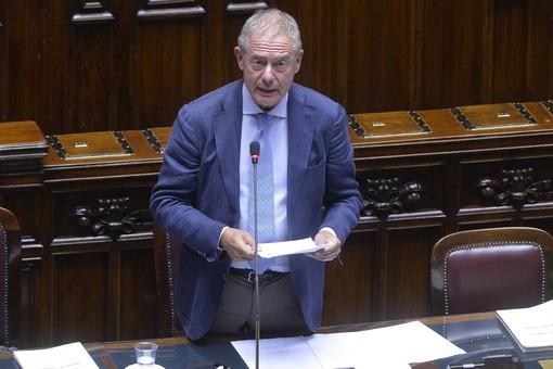 Dazi, Urso “Servono cautela e responsabilità” Dazi, Urso “Servono cautela e responsabilità”