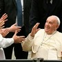 Papa incontra nonni e nipoti in Vaticano, ci sono anche Lino Banfi e Al Bano