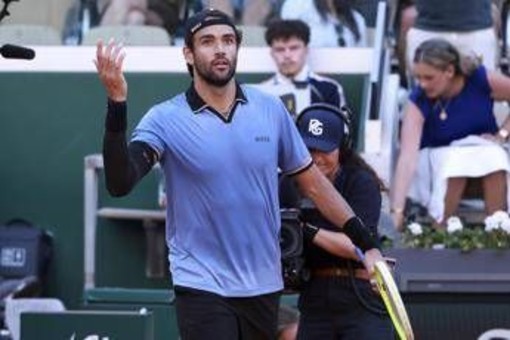 Roland Garros, Berrettini perplesso nel match contro Arnaldi: cos'è successo con l'arbitro Roland Garros, Berrettini perplesso nel match contro Arnaldi: cos'è successo con l'arbitro