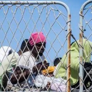 Entra in vigore il nuovo Patto Ue su migranti e asilo, da oggi regole uniche per i 27 Entra in vigore il nuovo Patto Ue su migranti e asilo, da oggi regole uniche per i 27