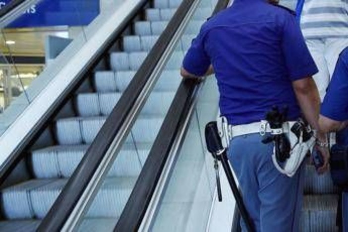 Evaso dal carcere di Novara, arrestato a Milano mentre balla e canta Evaso dal carcere di Novara, arrestato a Milano mentre balla e canta