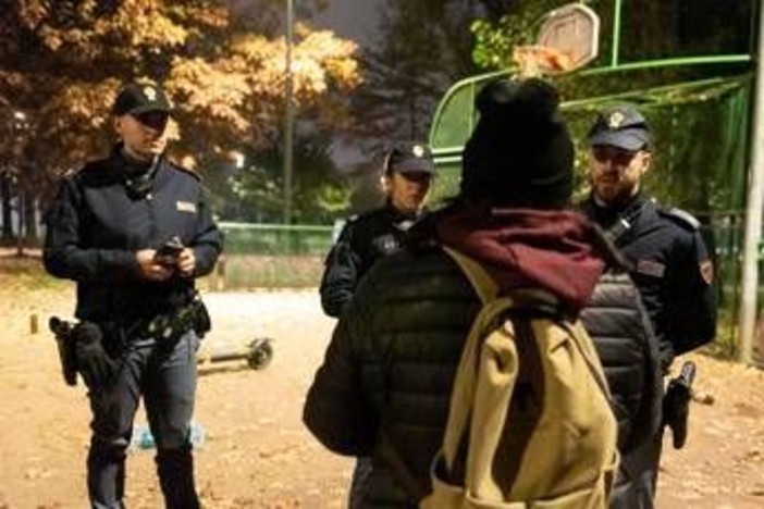 Minori, Save the Children: "Più rapine e lesioni personali tra 14-17enni, il doppio rispetto a 10 anni fa" Minori, Save the Children: "Più rapine e lesioni personali tra 14-17enni, il doppio rispetto a 10 anni fa"