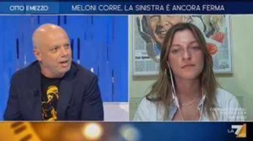 Diego Bianchi e la lezione sull'Ucraina: "Anche i partigiani in Italia hanno usato armi inviate da Usa e Uk" Diego Bianchi e la lezione sull'Ucraina: "Anche i partigiani in Italia hanno usato armi inviate da Usa e Uk"