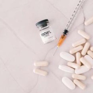 Furto Fentanyl a Roma: cos'è l'analgesico 80 volte più potete della morfina Furto Fentanyl a Roma: cos'è l'analgesico 80 volte più potete della morfina
